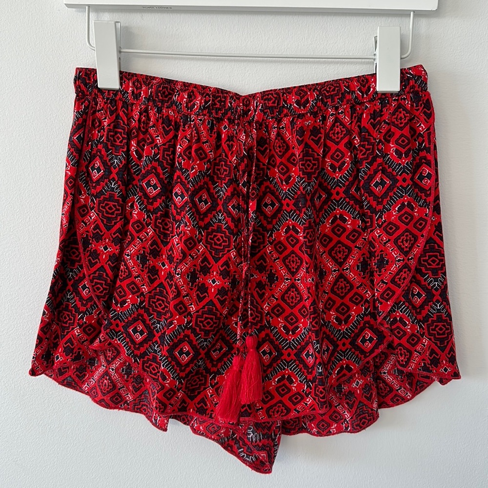 Women's Abercrombie & Fitch Shorts
Size: Medium